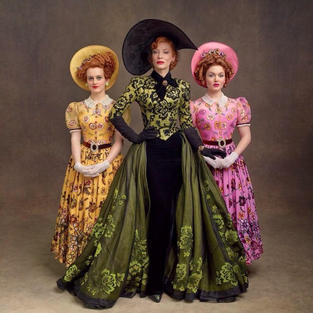 Lady_Tremaine_with_her_daughters