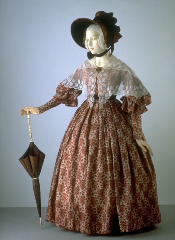 Dress-With-Lace-Pelerine